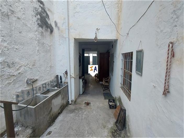 Image No.8-5 Bed House for sale