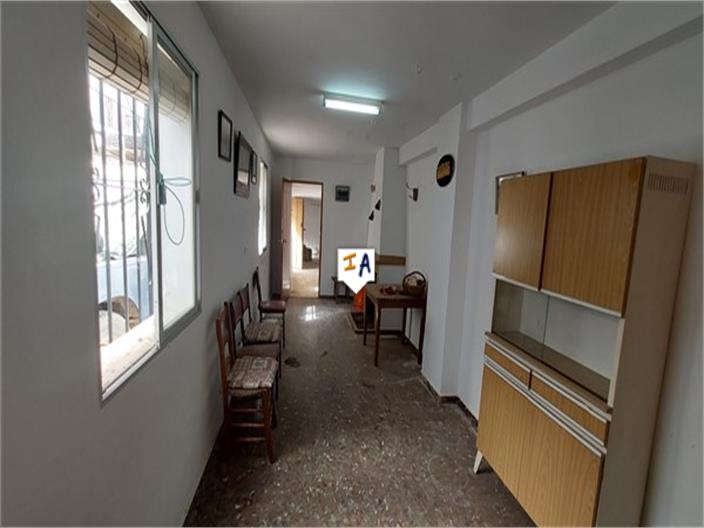 Image No.8-6 Bed House for sale