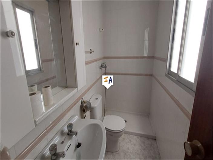 Image No.8-3 Bed House for sale