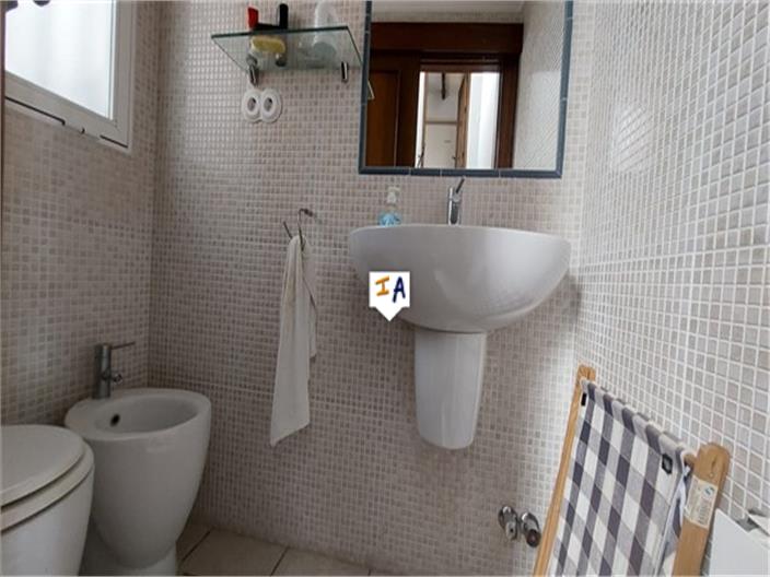 Image No.8-3 Bed House for sale