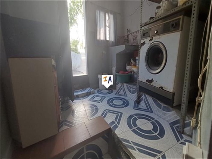 Image No.8-5 Bed House for sale