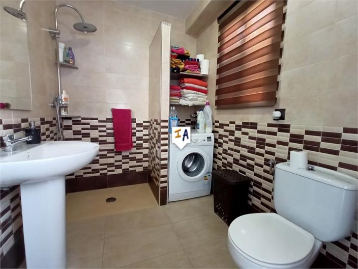 Image No.12-5 Bed House for sale