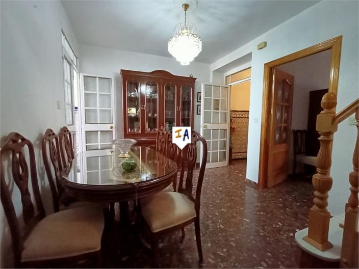Image No.8-5 Bed House for sale