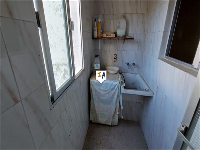 Image No.11-2 Bed House for sale