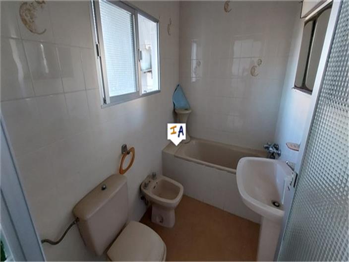 Image No.12-2 Bed House for sale