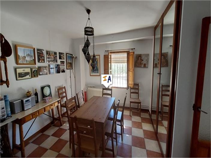 Image No.6-4 Bed House for sale