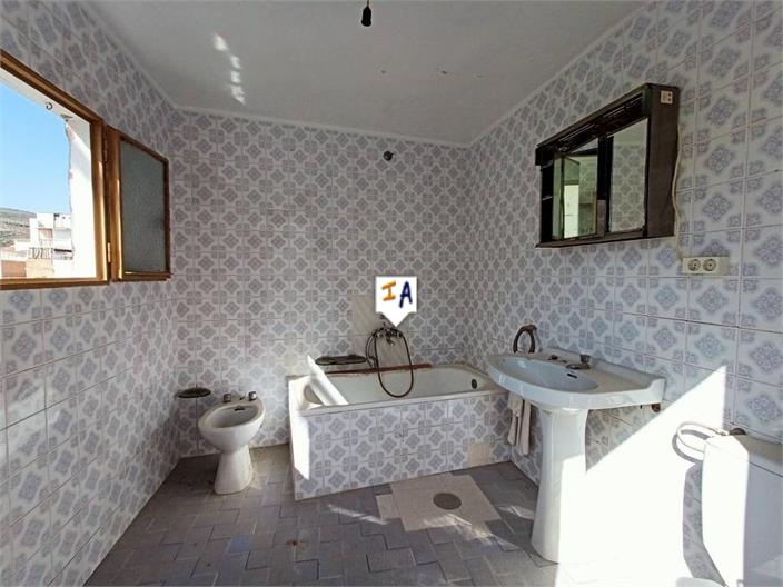 Image No.9-3 Bed House for sale