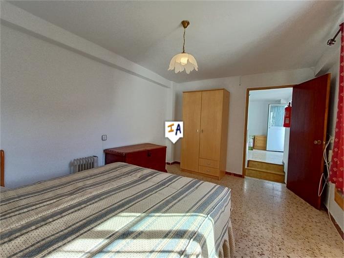 Image No.13-4 Bed House for sale