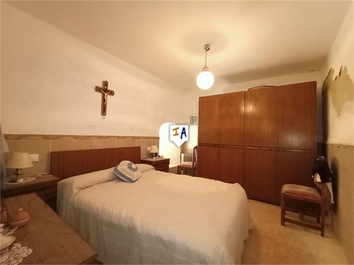 Image No.8-3 Bed House for sale