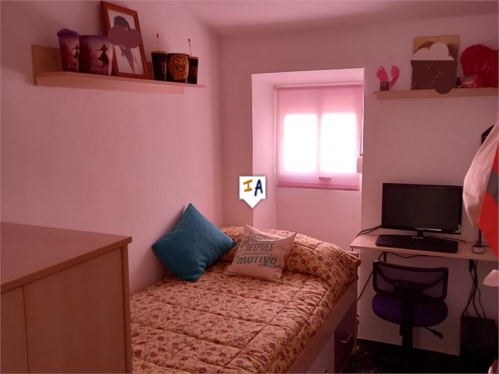 Image No.11-3 Bed House for sale