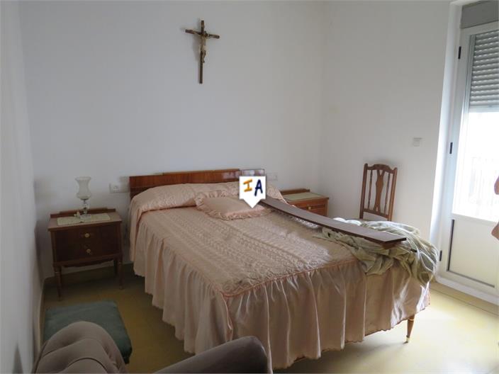 Image No.8-2 Bed House for sale