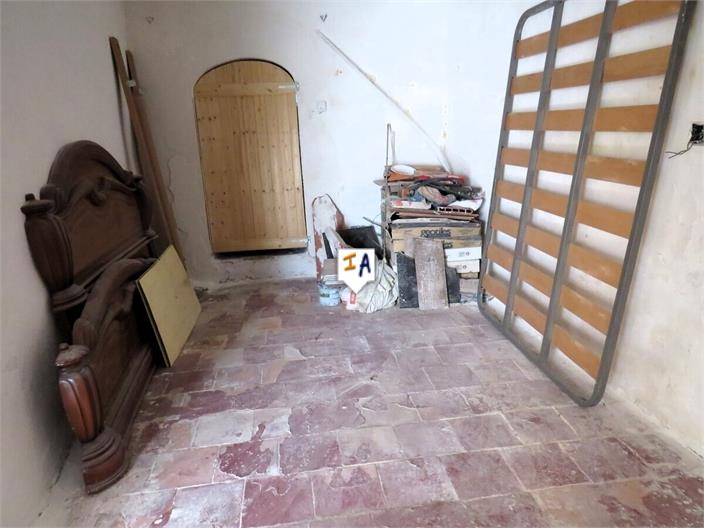 Image No.10-3 Bed House for sale