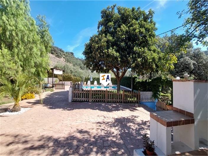 Image No.4-6 Bed Farmhouse for sale