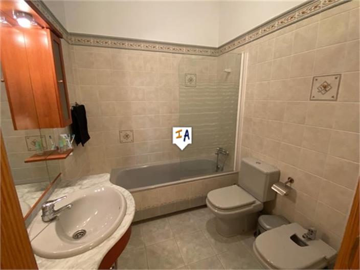 Image No.16-5 Bed House for sale