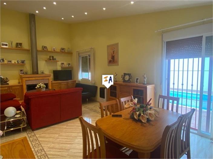 Image No.6-5 Bed House for sale