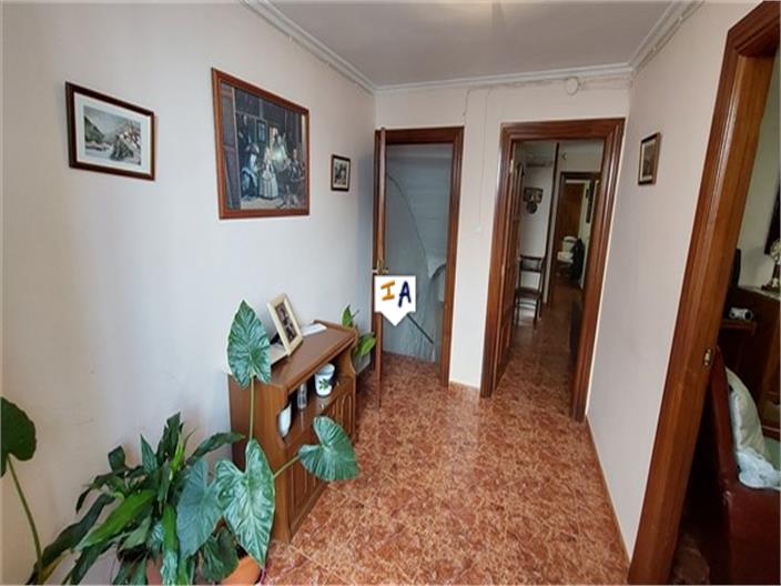 Image No.6-5 Bed House for sale