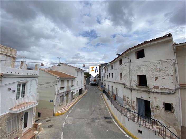 Image No.12-3 Bed Property for sale