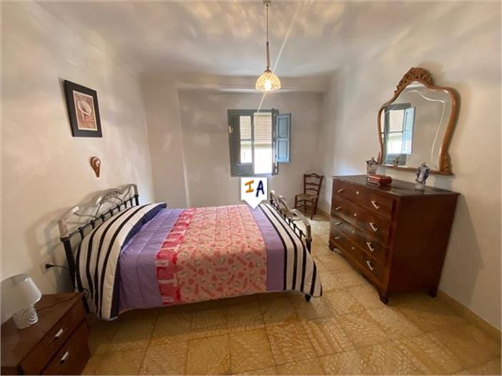 Image No.6-3 Bed Property for sale