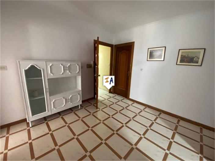 Image No.13-3 Bed Property for sale