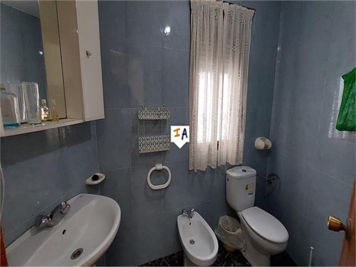 Image No.8-4 Bed House for sale