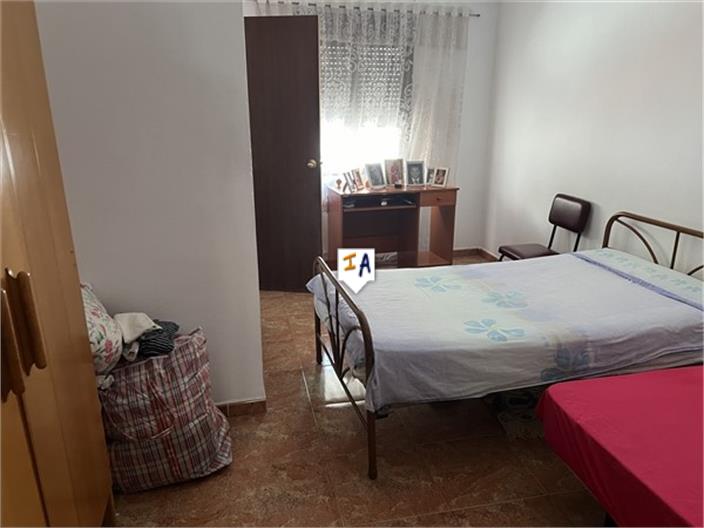 Image No.12-3 Bed House for sale