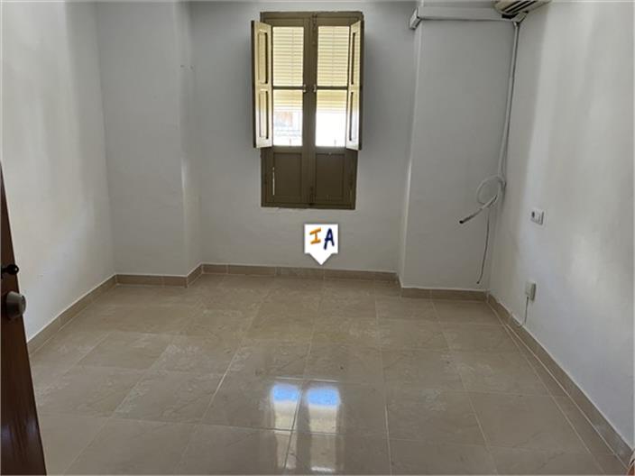 Image No.14-3 Bed House for sale