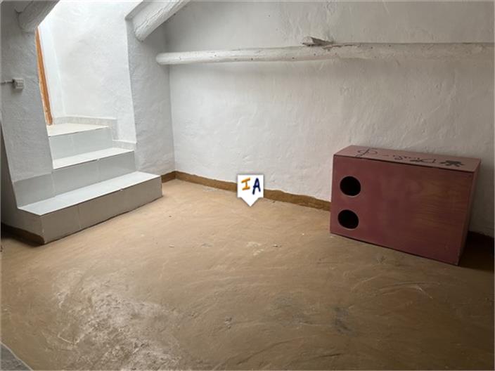 Image No.15-3 Bed House for sale