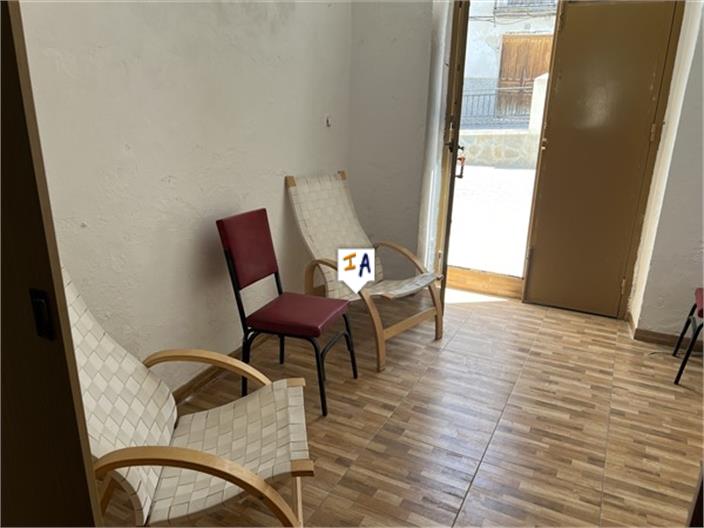 Image No.16-3 Bed House for sale