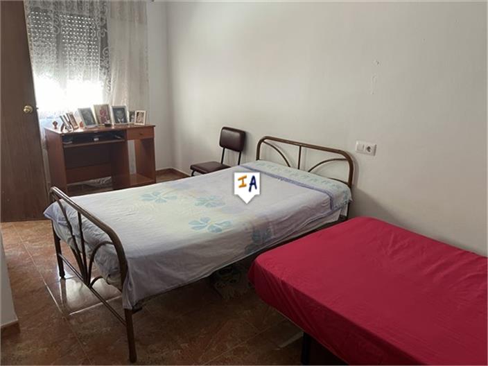 Image No.8-3 Bed House for sale