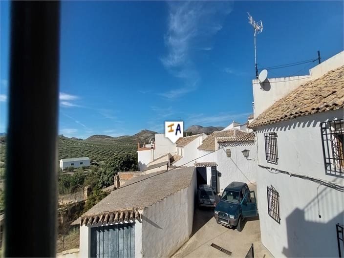 Image No.17-3 Bed House for sale