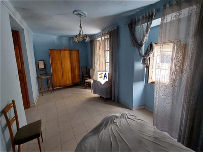 Image No.15-3 Bed House for sale