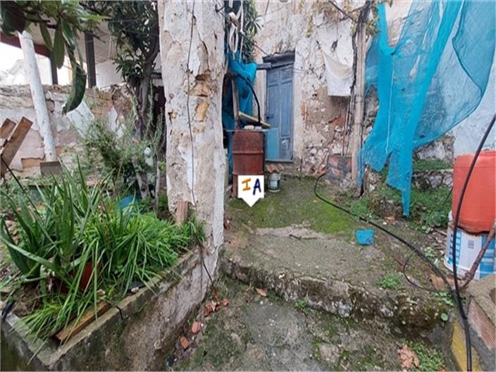 Image No.6-3 Bed House for sale