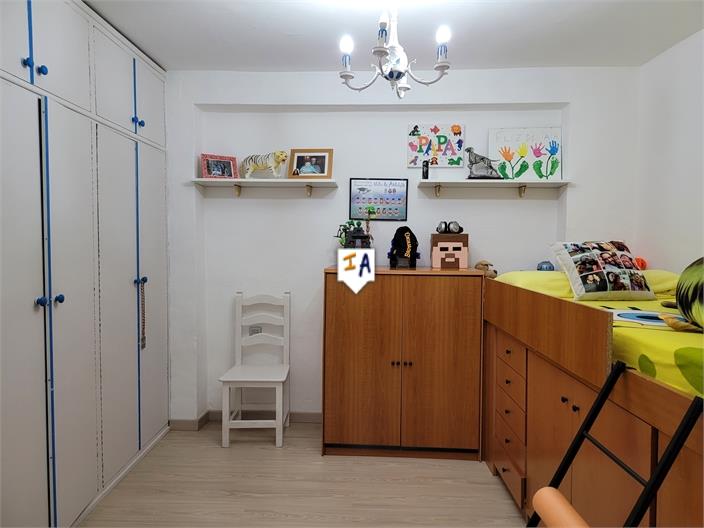 Image No.15-4 Bed Property for sale