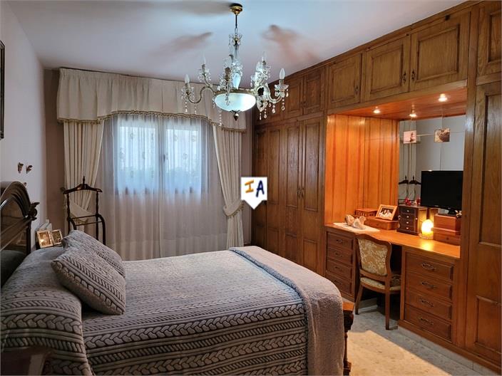 Image No.10-4 Bed Property for sale