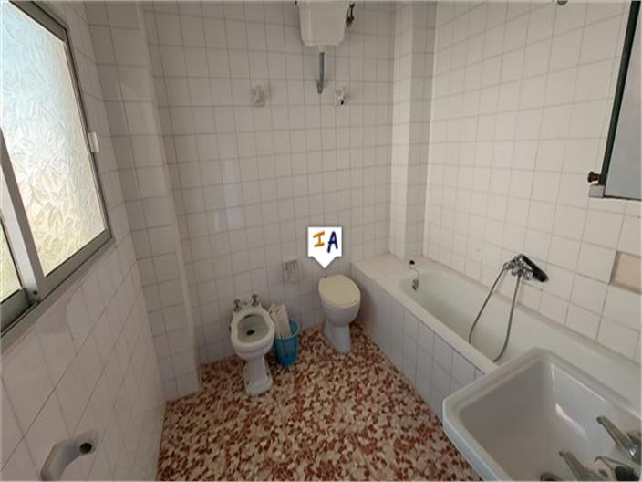 Image No.11-10 Bed House for sale