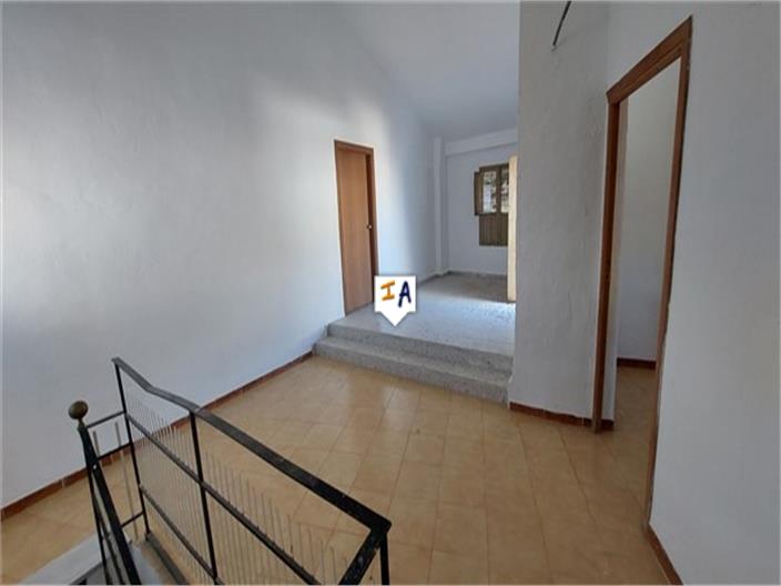 Image No.8-10 Bed House for sale