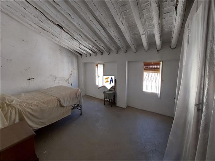 Image No.16-5 Bed House for sale