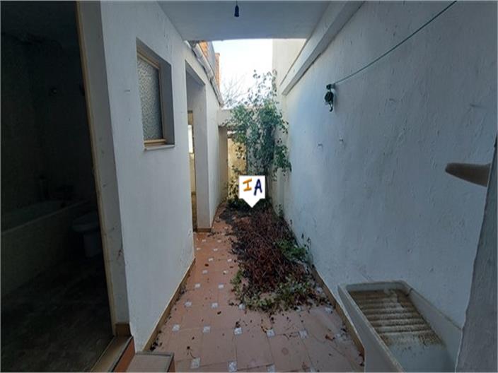 Image No.6-5 Bed House for sale