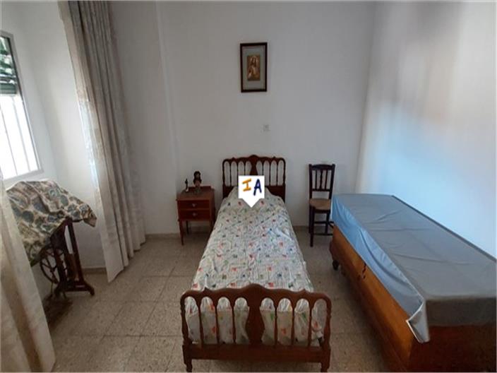 Image No.7-5 Bed House for sale