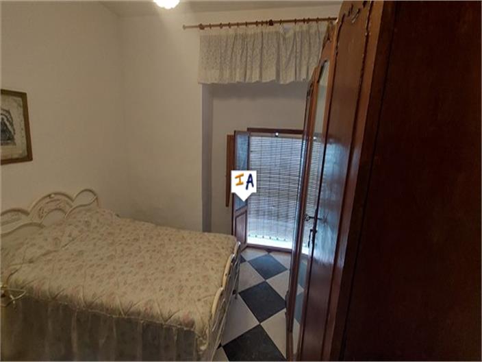 Image No.17-5 Bed House for sale