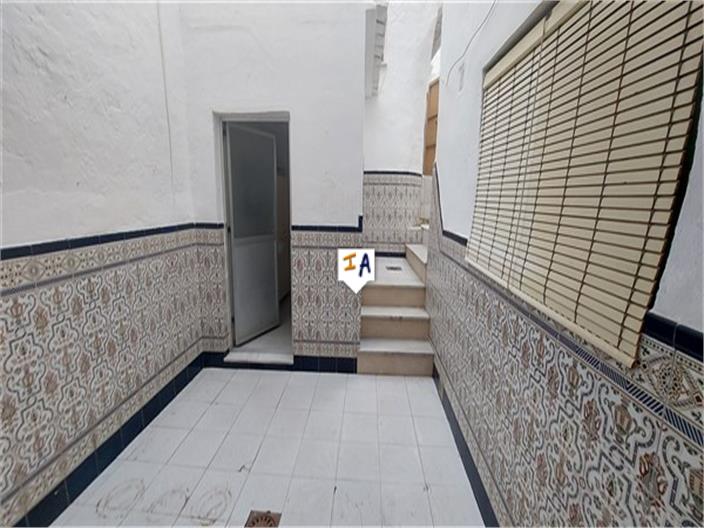 Image No.6-5 Bed House for sale