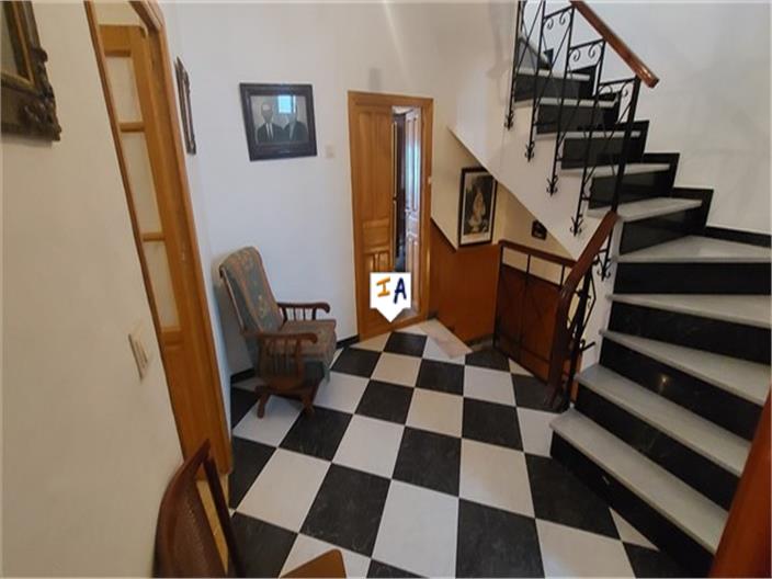 Image No.7-5 Bed House for sale