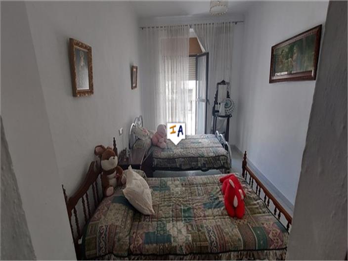 Image No.14-4 Bed House for sale