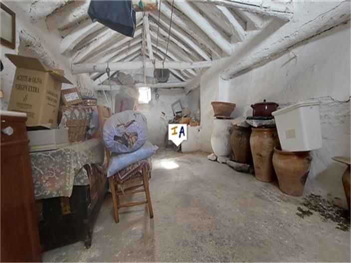 Image No.16-4 Bed House for sale