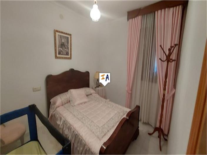 Image No.9-4 Bed House for sale