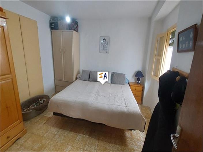 Image No.10-3 Bed House for sale