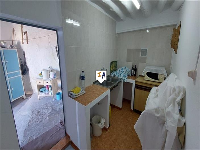 Image No.12-4 Bed House for sale