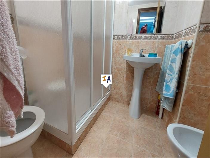 Image No.10-4 Bed House for sale