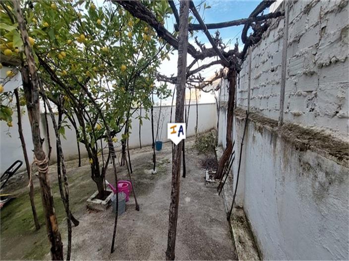 Image No.11-3 Bed House for sale