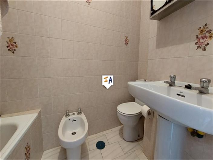 Image No.14-3 Bed House for sale